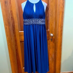 R&M Richards size 14P blue floor length gown